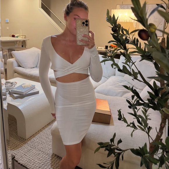 White long sleeve cut out bodycon dress - Picture 1 of 1